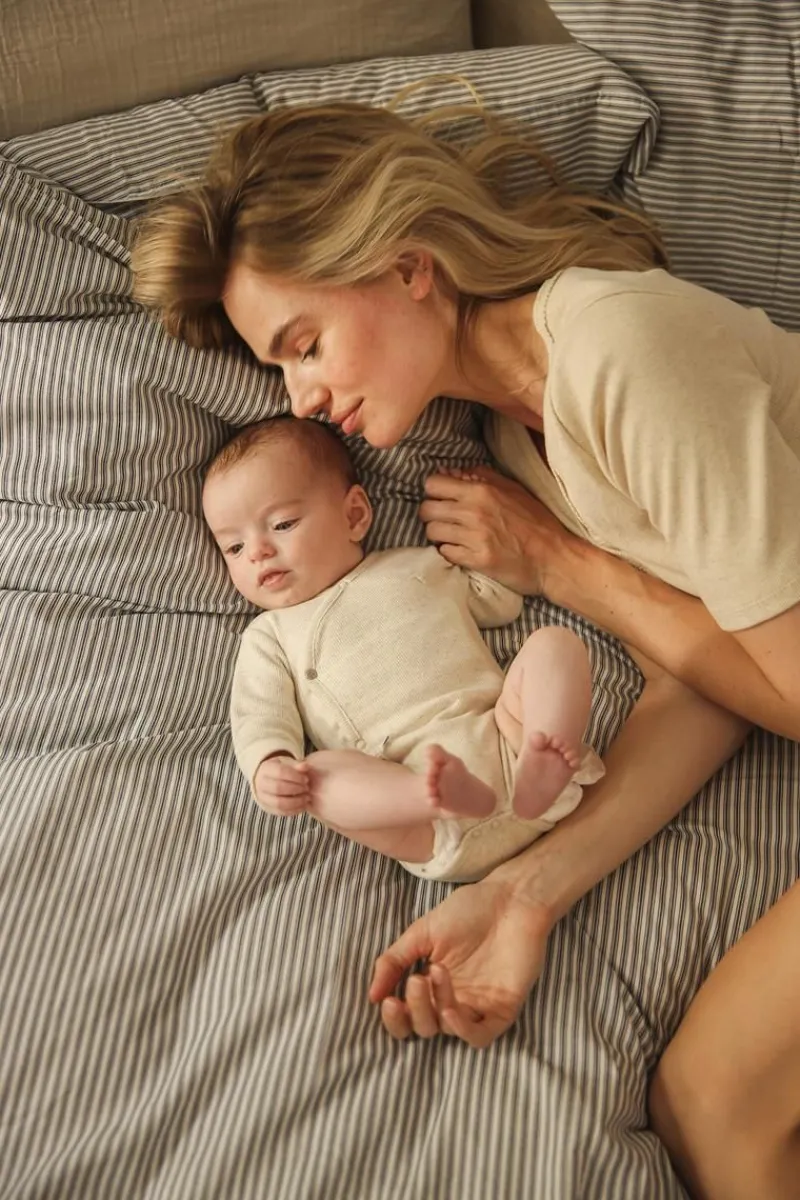 stillschlaftop_renate__oa_8.webp Noppies Still-Pyjama & Loungewear | Nachtwäsche-Still-Schlaftop Renate -